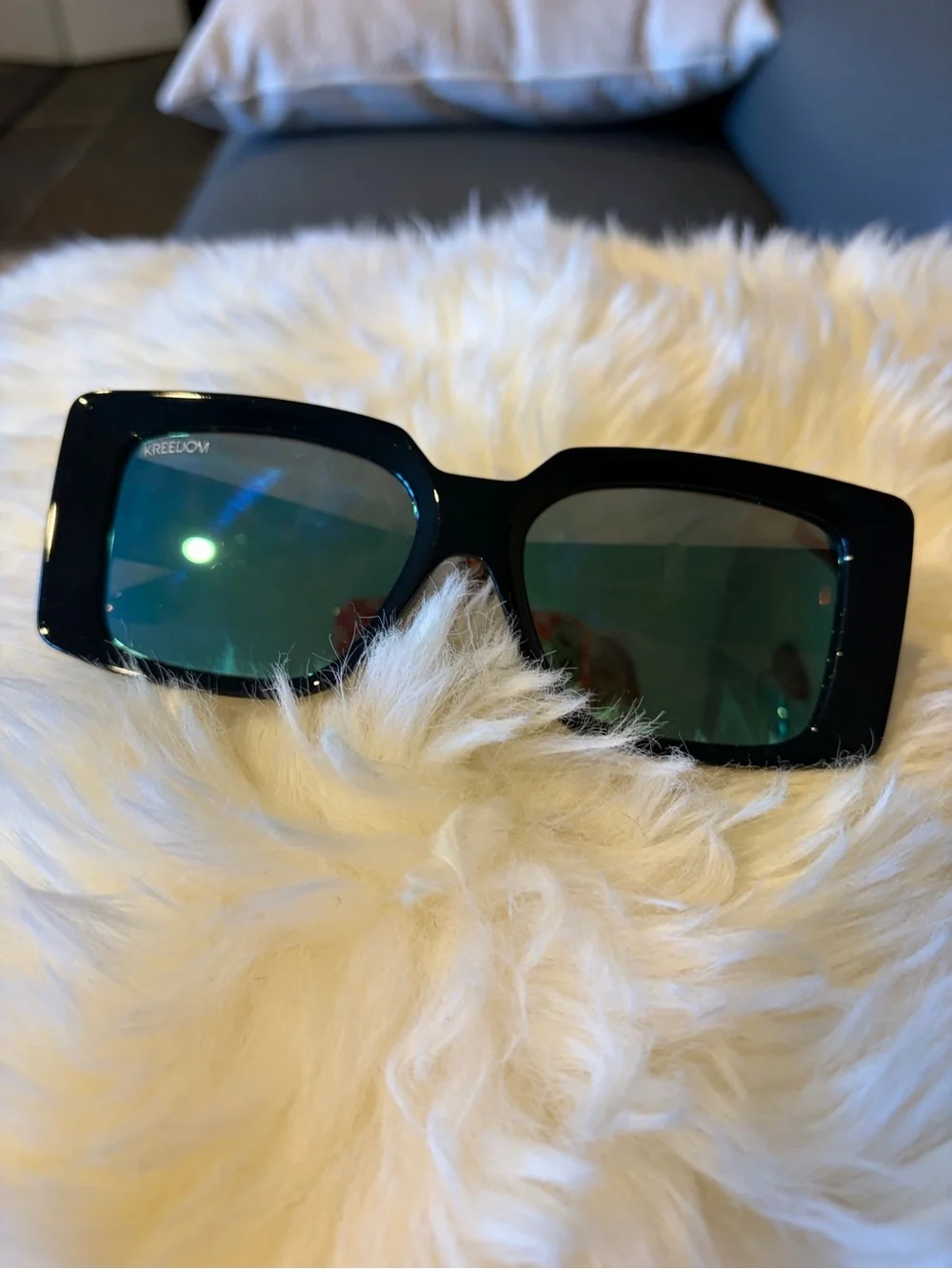 Black Square Frame Sunglasses - Black with Green Mirrored Lense